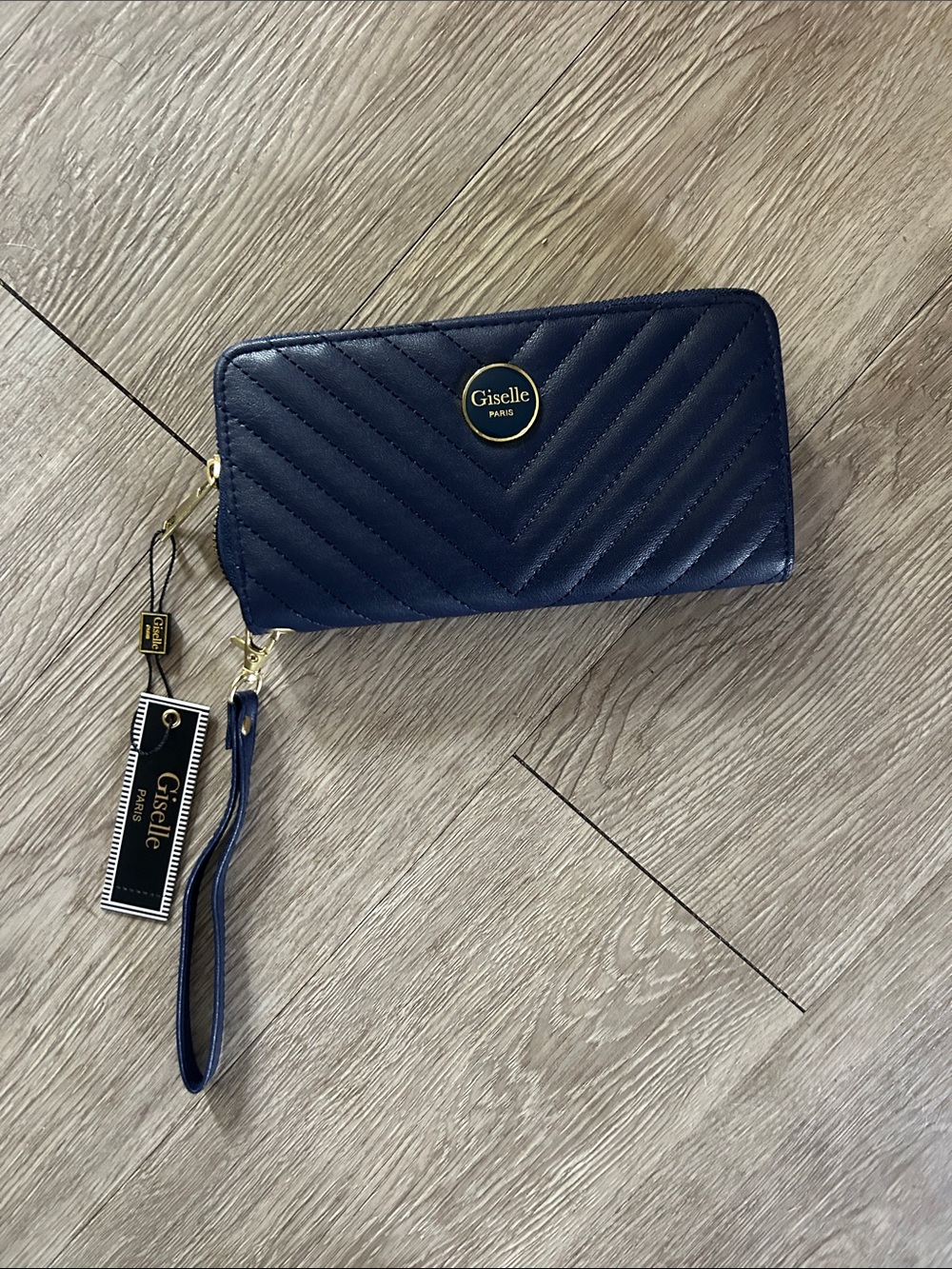 Giselle Paris wallet